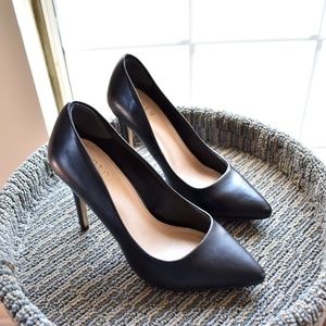 Black APT 9 High Heels size 7